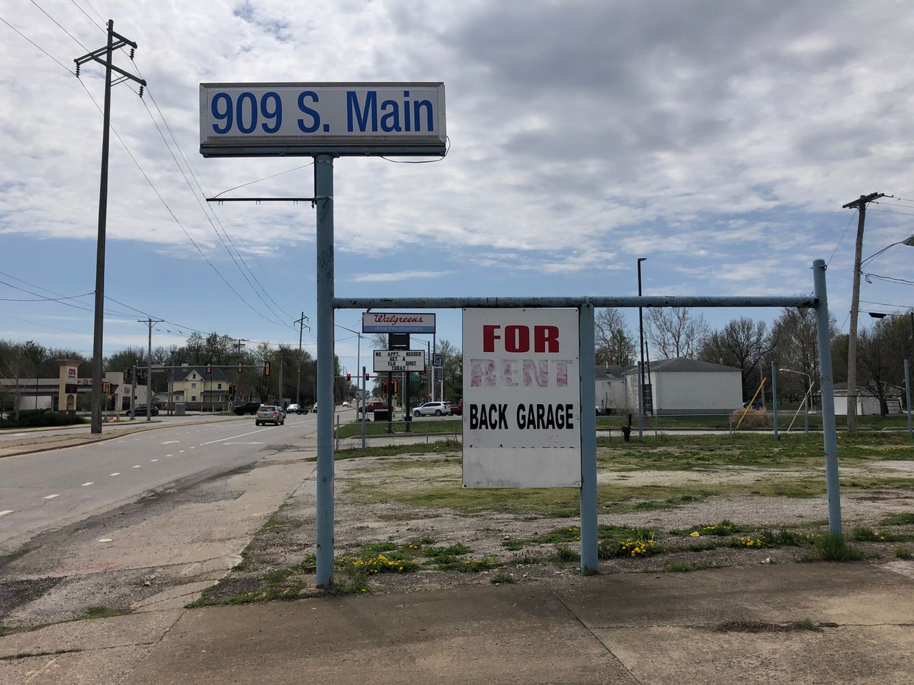 907 S Main St, Jacksonville, IL 62650